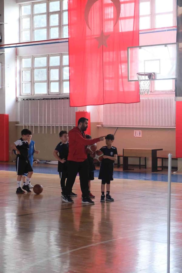Anadolubeyi Spor Kulübü - 13. Fotoğraf Anadolubeyi Spor Kulübü - 13. Fotoğraf